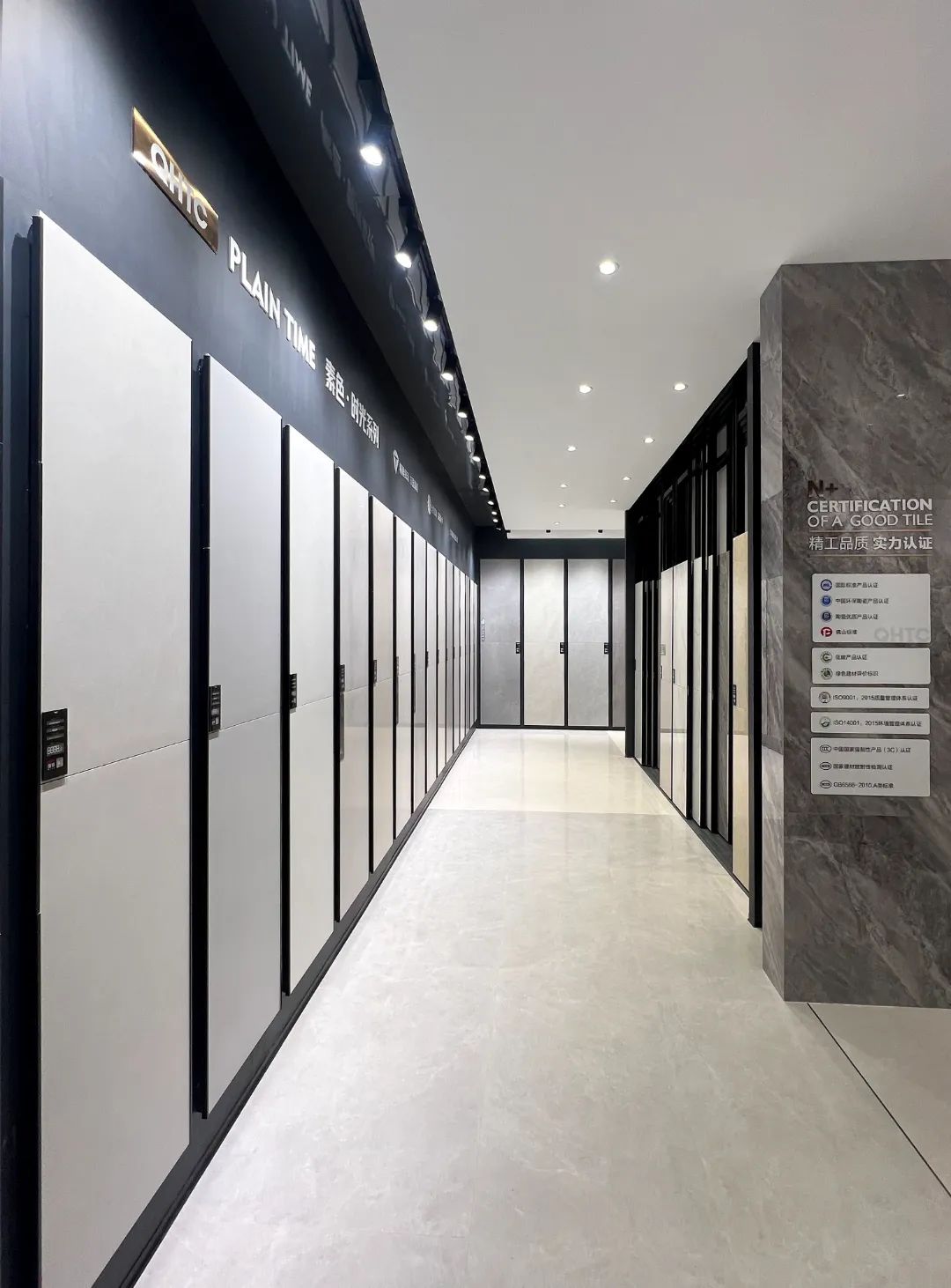 終端風采 | 強輝東陽旗艦店，現(xiàn)代時尚，以素色致敬生活(圖7)
