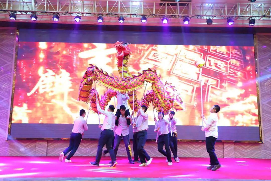 金虎迎新·領(lǐng)跑2022 | 集團(tuán)年度總結(jié)會暨新年晚會完美落幕！(圖15)