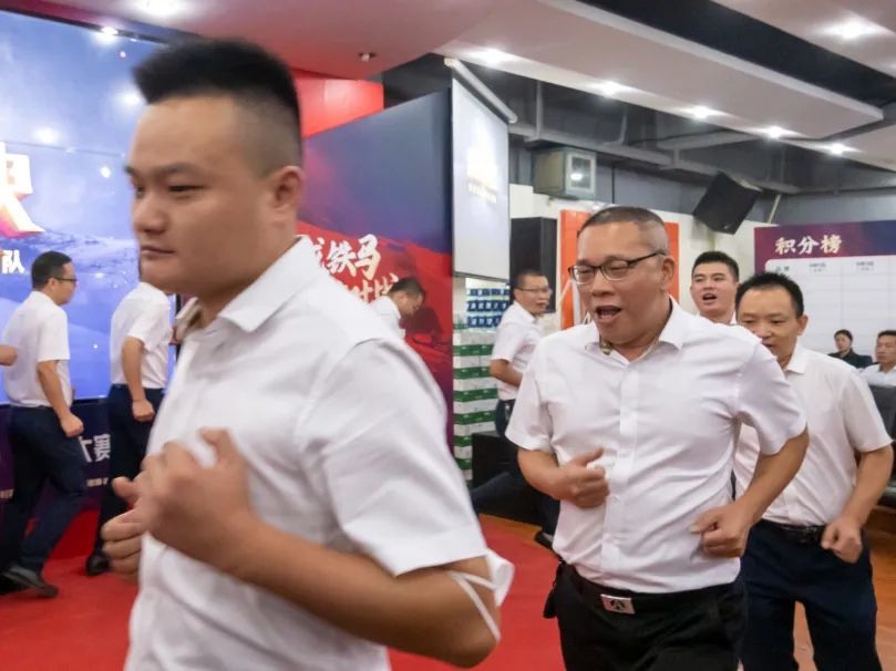 燃！“金戈鐵馬 英雄對戰(zhàn)”強(qiáng)輝營銷PK賽正式開啟(圖15)