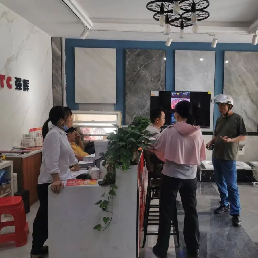 聽說，昨天下午強輝直播間嗨爆了？(圖18)