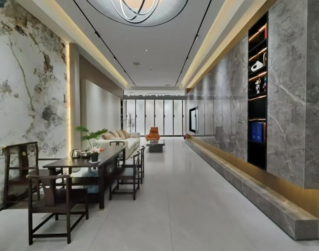 終端風采 | 強輝聊城旗艦店，沉浸式體驗現(xiàn)代高端設計美學(圖18)