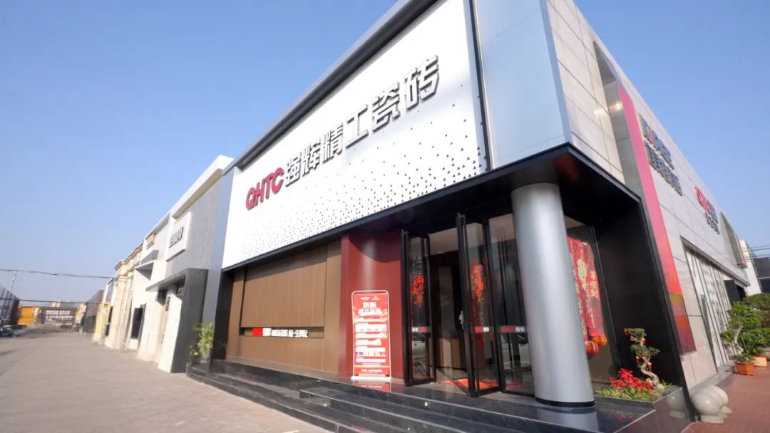終端風(fēng)采 | 強(qiáng)輝晉江旗艦店，品味質(zhì)感大師館，打卡美學(xué)新坐標(biāo)(圖5)