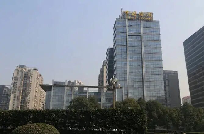 榜樣力量 | 強(qiáng)輝精工瓷磚斬獲2025年度家居領(lǐng)軍品牌(圖13)